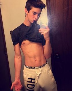 sexyboysbeingsexy.tumblr.com post 144811094899