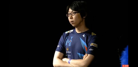 ridiculouscake: maggiekarp2:  slightlyinappropriate:  The only thing you need to know about Evo 2018 is the face of complete bewilderment of this Japanese player losing the Dragonball Fighterz finals to an American playing in full fursuit is objectively