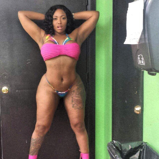 thicksexywomen:  akt4life:  Checkout the newest artist sign to MMG/ROC NATION/C.T.E