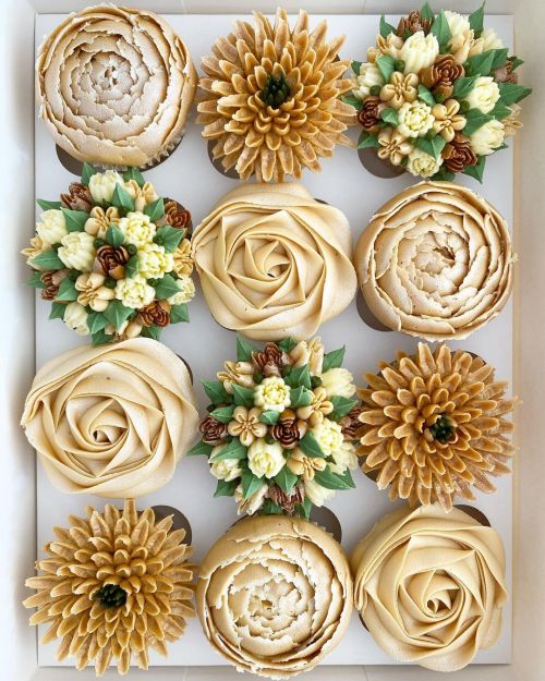 Floral cupcake art at its finest! Made with love by @kerrys_bouqcakes Relax and de-stress with our n