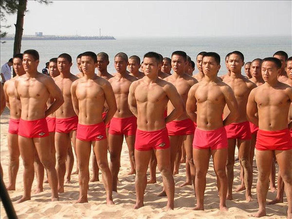 hbst:  qweergasm-nsfw:  Training  So many guys in red tight shorts! Yummy! 