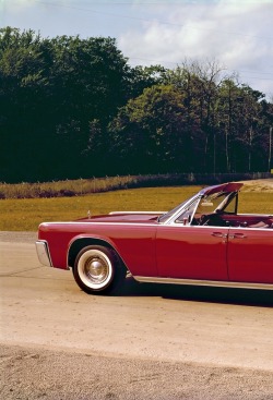 drugera:  1961 Lincoln Continental Convertible