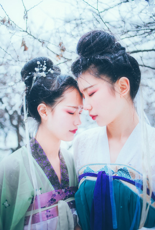 Traditional Chinese hanfu by 界音