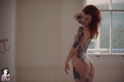 sglovexxx:  Lass Suicide 