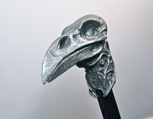 michaeldellamorte:  Raven Skull Cane, by Dellamorte & Co. https://www.etsy.com/shop/Dellamorteco 