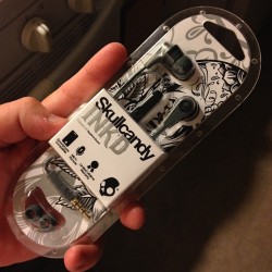 Now I can watch my porn in peace, I mean listen to music. &hellip; 😂😂 #jk #funny #skullcandy