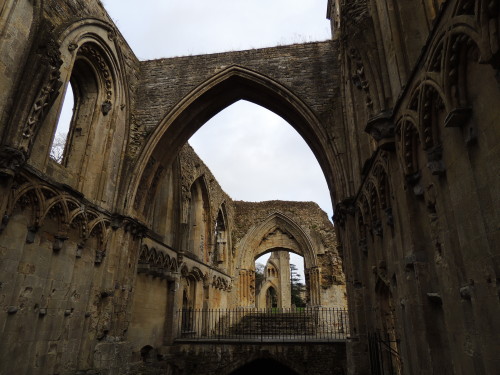 afraidofthehouse:glastonbury cathedral - the supposed location of arthur’s burial (isle of avon in n