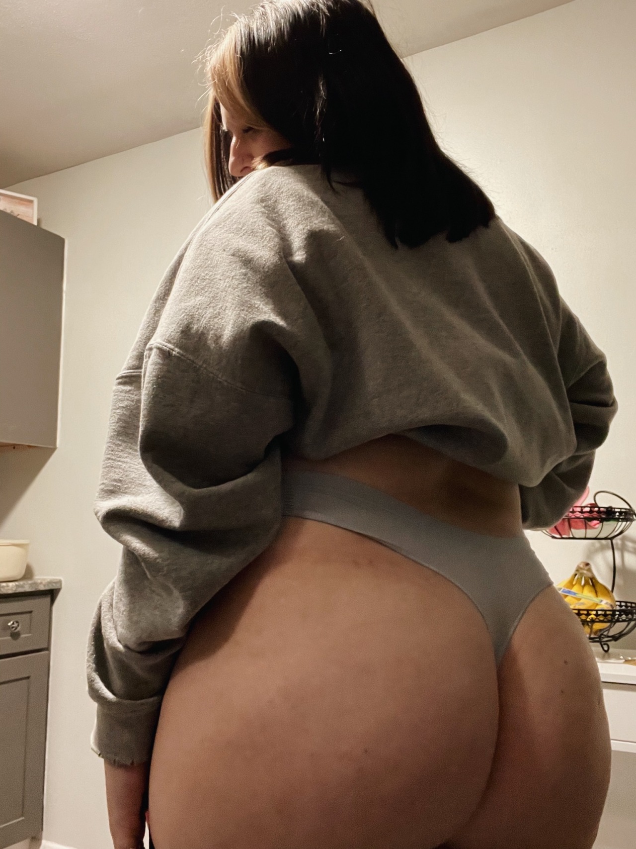 miidnightrider:pov: taking pictures of my ass in the kitchen while i make you dinner🥵👅https://onlyfans.com/midnightmadsOnlyFans
