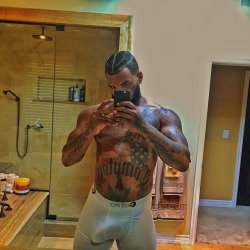 fuckyoustevepena:  Rapper The Game Is Back At It Again With the Bulge Pics