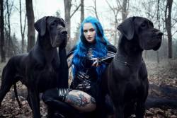 Gothicandamazing:  Model: Blue Astridphoto: Anna Sychowicz :: Fotografiaclothing