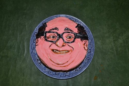 charliedayy: I ASKED MY SISTER TO MAKE ME A DANNY DEVITO CAKE FOR MY BIRTHDAY AND SHE DID OH MY GOD