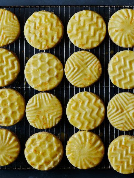 Stamped lemon shortbread cookies – Modern Notebook