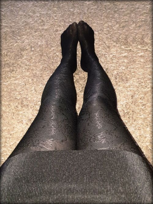 Who loves my legs? Reblog, if you do!