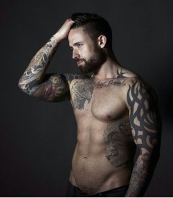 Jordan Levine Is A Gorgeous Man