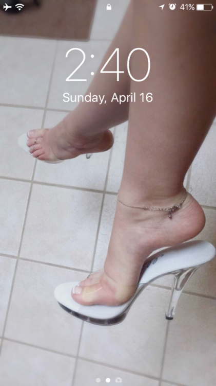 justaboredguy0321: @goddessalice here is mine  The anklet tells a tale! To those in the know an ankl