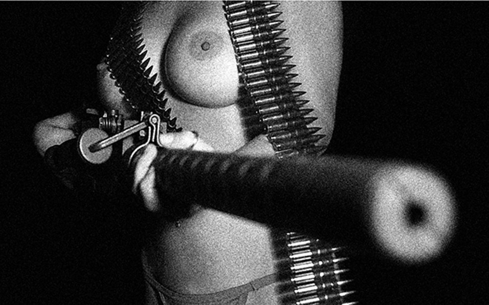 Topless Gun Girls