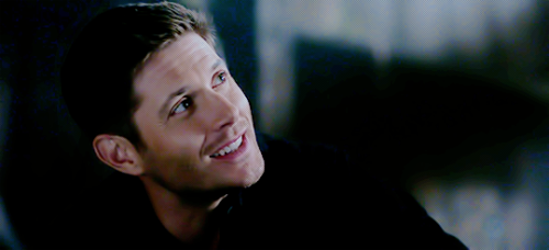 capturingdeanwinchester:Dean + smiling + season 13