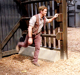 ljm1945:  Chris Pratt Stunts 101  I could watch this for two hrs.