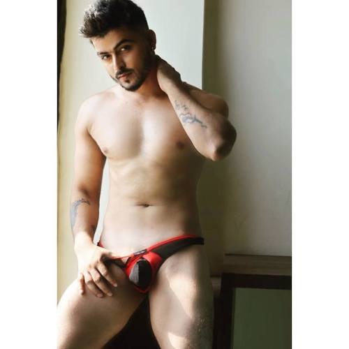 Hottie Saurav Rathor- love the skimpy suits! @sauravrathor61Follow @desispeedo on Instagram for more