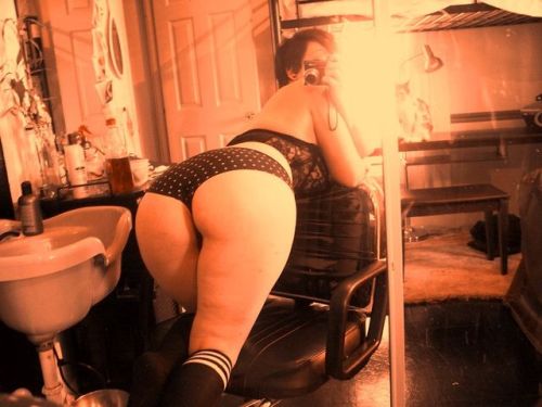 poundtheround:  Pound The Round - A blog for the dedicated.. addicted.. & totally obsessed booty loving fiends worldwide.