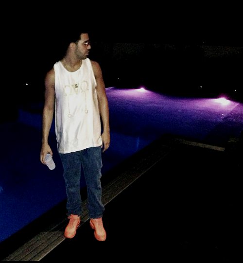 abeltesfaye-xo:  Drake vacationing in Turks and Caicos, 2012. 