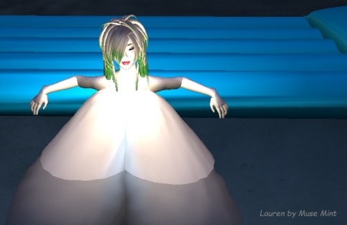 Lauren - 5ft 6 - 156-24-36 - by Muse MintLauren thinks of herself more as a sea creature than a land