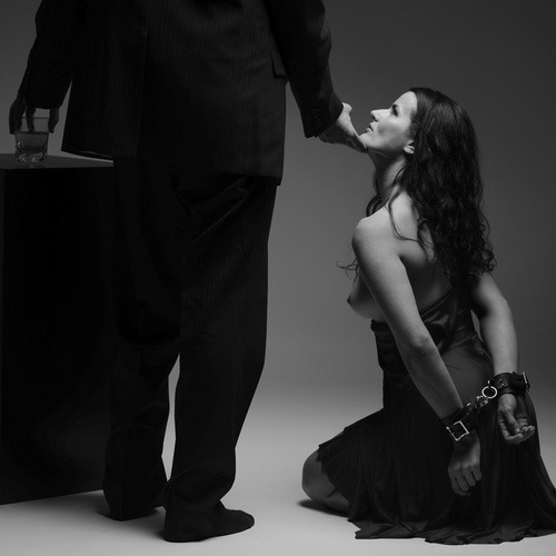 sirtrouble43:  The gift she gives, is the perfect gift.. A Dom, never demands, she