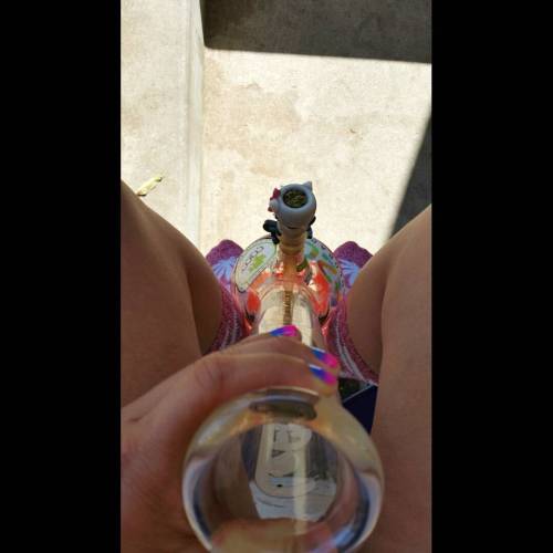 James Bong #smokegoodlovebetter #highsociety #420 #jamesbong #nailsvsnugs #nailsnnugs #nailsvsglass 