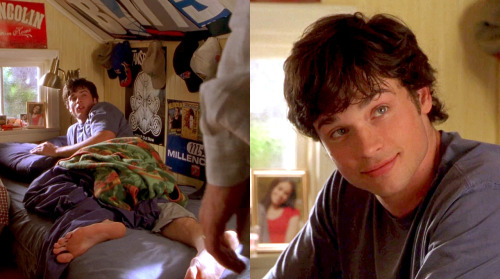 Tom Welling’s feet from Cheaper by the Dozen. His big beautiful bare soles on display when Tom’s cha