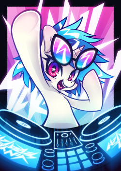 heyspacekid:  Vinyl Scratch DROP THE BASS!!