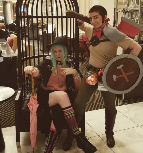 Taako and Magnus rush into Animeboston! #thezonecast (at Boston Park Plaza)