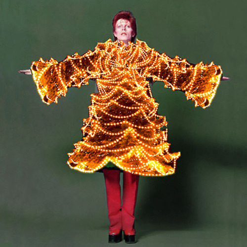 David Bowie in Christmastree-kimono 1971 &hellip;