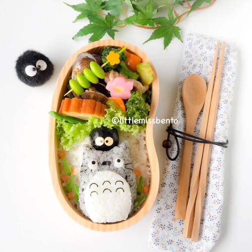 Totoro themed yummies from Little Miss Bento