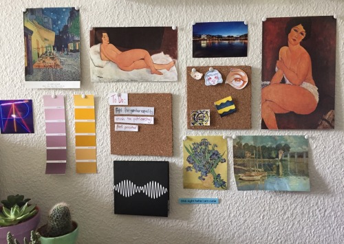 xhloey:  my lil art hoe corner 