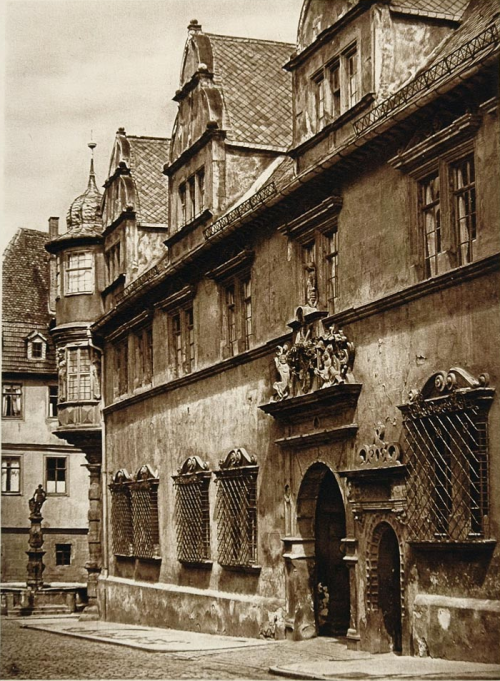 “ Residenzschloss in Coburg, Germany, 1925
photo by Kurt Hielscher
”