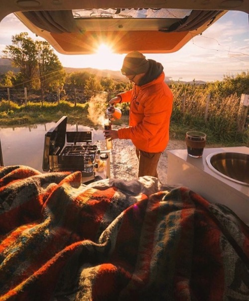 Vanlife moments By @whoknowswherenext #vanlifers #vanlifemoments