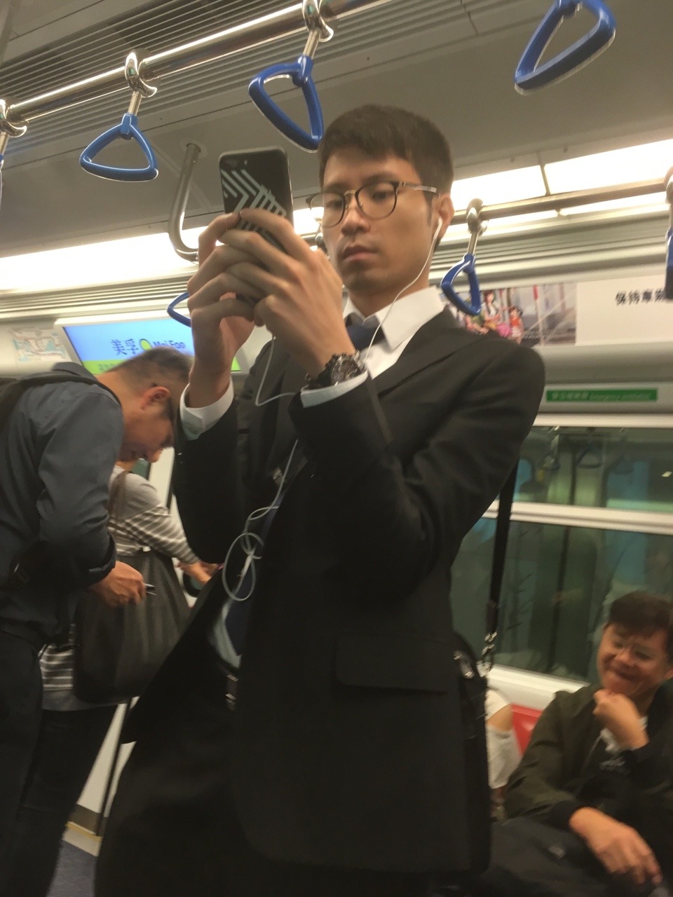 西裝、鞋襪、正裝