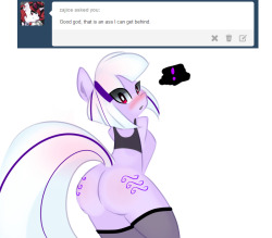 ask-juicyj:  omg zajice (.// A //.)  omg x: Dat booty~