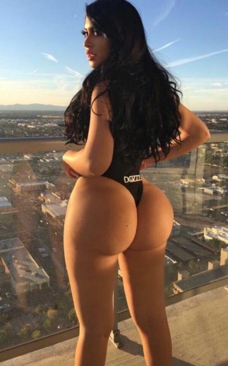 jailyne-ojeda-ochoa-please - The viewJailyne wants to keep...