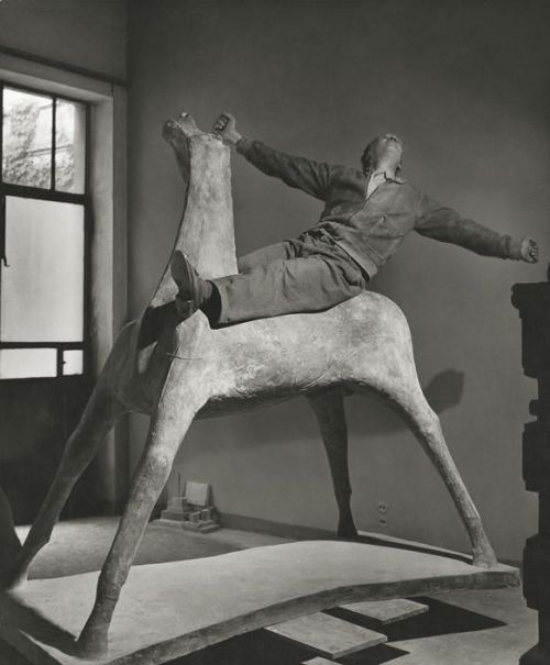 Marino Marini in his studio, 1952 (x)