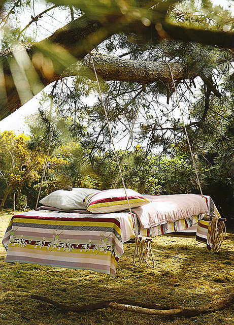 valscrapbook:  daybed by the style files on Flickr.