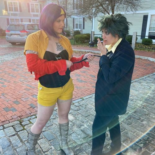 “See you, Space Cowboy…”#fayevalentine #spikespiegel #cowboybebop #cowboybebopcosplay #cosplayerso