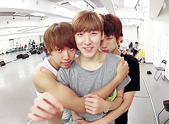 hoontokki:  Adorable lovey dovey trio (｡’▽’｡)♡ 