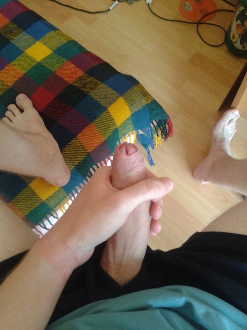 binerdboy: I am a bit horny atm… cumandforeskinlover.tumblr.com