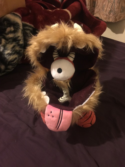 I WOULD LIKE YOU TO SAY HELLO TO OTTO VON CHESTERFIELD ESQUIRE! OR CHESTER FOR SHORT! THIS ADORABLE LITTLE GUY IS CHESTER FROM THE GAME DON’T STARVE! JUST LOOK AT HOW ADORABLE AND FLUFFY HE IS! OMG! I LOVE HIM!!! ♥♥♥♥♥♥♥♥♥♥♥♥♥♥♥♥