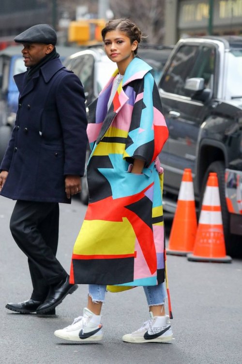 zeendaya: Zendaya heading to ‘The Late Late Show with James Corden’ in NYC 12/8/17