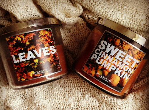 sweatersscarvesandsweets:     want more fall and autumn on your dash? follow http://sweatersscarvesandsweets.tumblr.com/`
