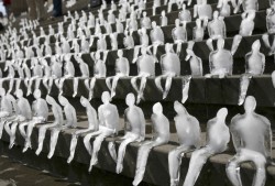    1,000 ice sculptures, left to melt upon the stairs in a Berlin square.   this is so cool  ohmygod 