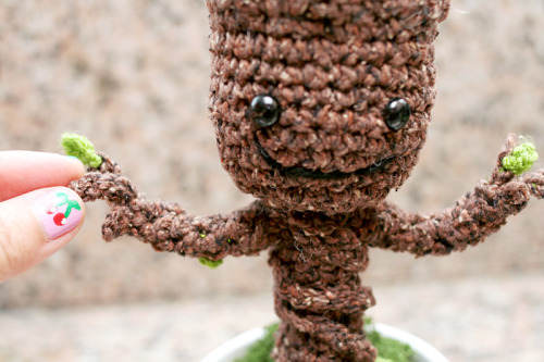 batmanandsobbin:
“ probablymyself:
“ dbvictoria:
“ Free Crochet Pattern: Potted Baby Groot from Guardians of the Galaxy
”
Brenda!
”
SCREECH. I need to go to michaels to get the stuff to make this!
”