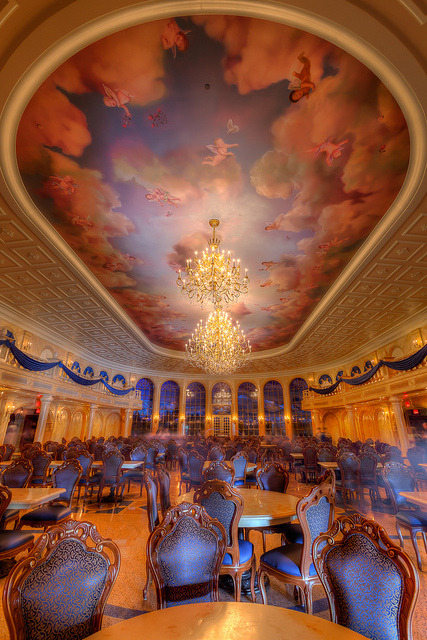 diisneydreaming:Magic Kingdom - Ballroom Cherubims by SpreadTheMagic on Flickr.